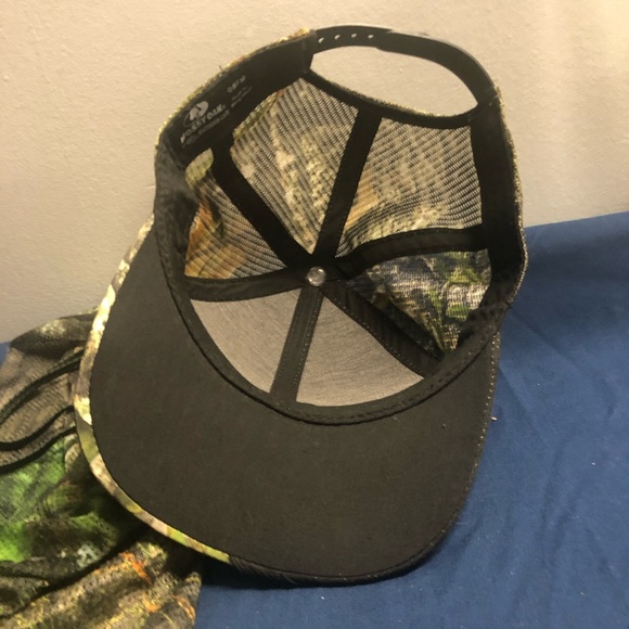Mossy Oak hunting cap and head cover - Picture 5 of 6